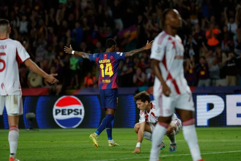 Marcus Rashford marcó un doblete contra Olympiacos