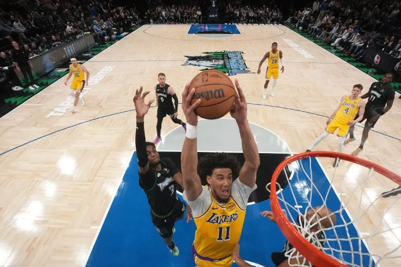 Los Lakers tienen nuevo dueño tras aprobarse la transacción