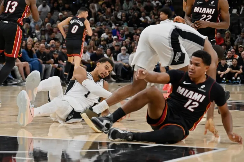 Spurs | AP