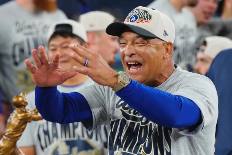 Dave Roberts | AP