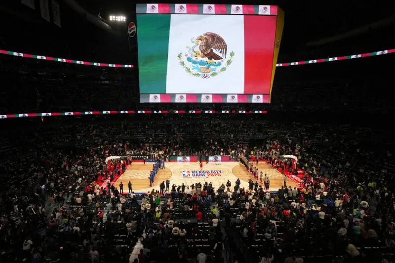 El partido de este año en México fue entre Mavericks y Pistons