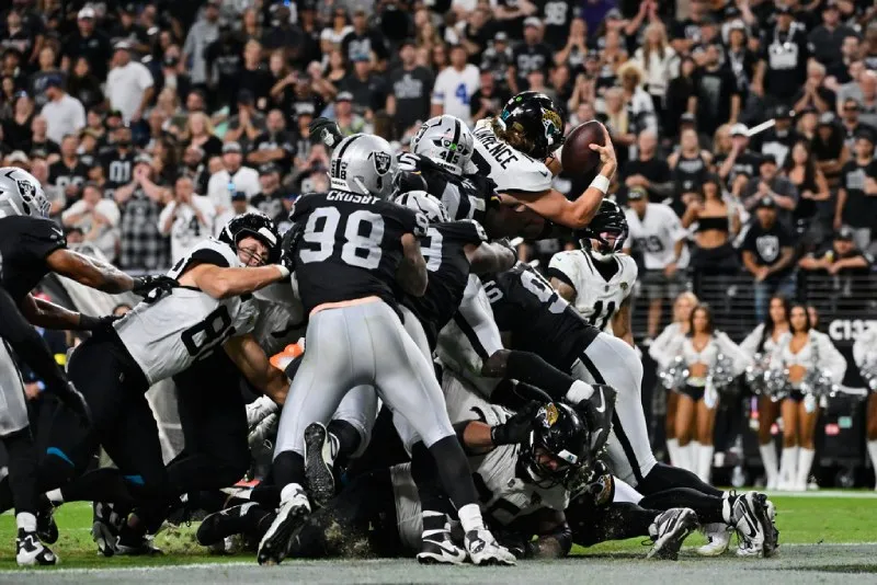 Los Raiders dominan el historial