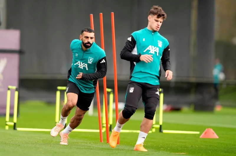 Mohamed Salah en entrenamiento con Liverpool