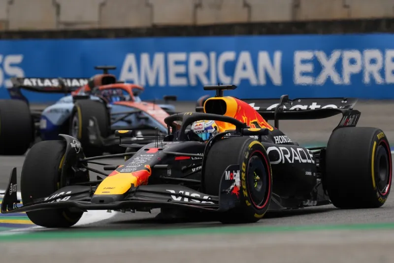 Verstappen tuvo una gran remontada desde pitlane