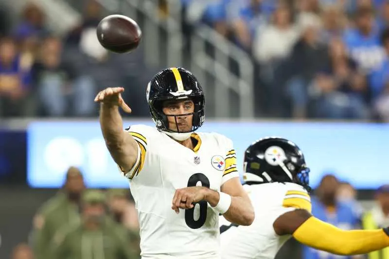 Aaron Rodgers, con Steelers | AP