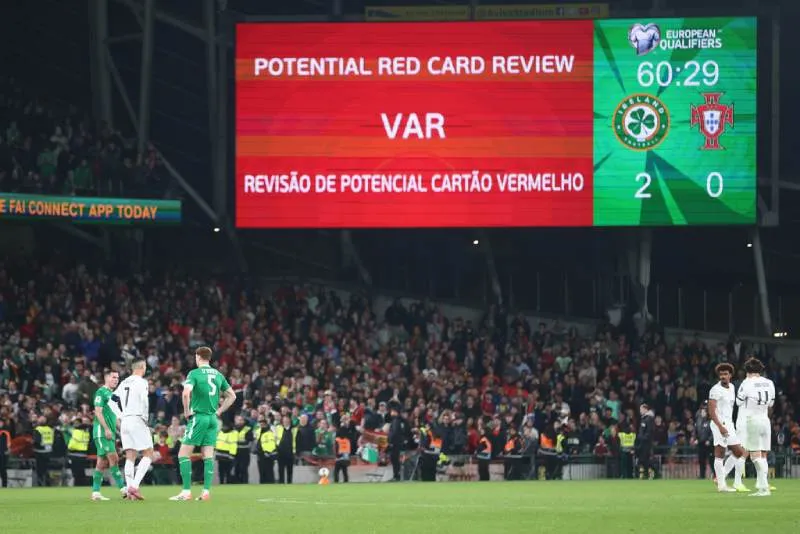 El VAR revisó la roja a Cristiano | AP