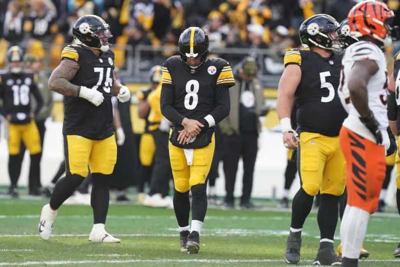 Rodgers se duele de la muñeca | AP