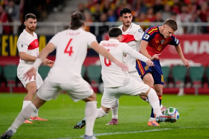 España y Turquía firmaron el empate en Sevilla