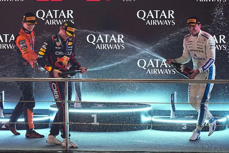 Queda una carrera por delante