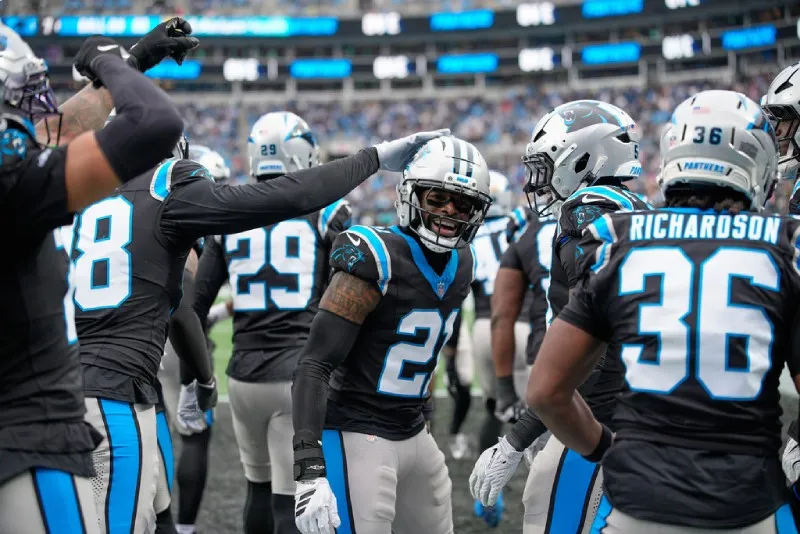 Pelean por los Playoffs