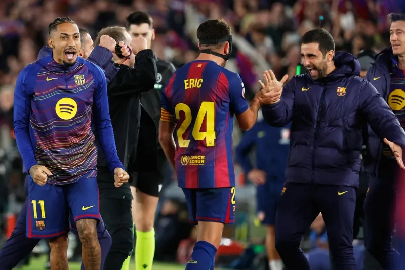 Jugadores de Barcelona en festejo de gol