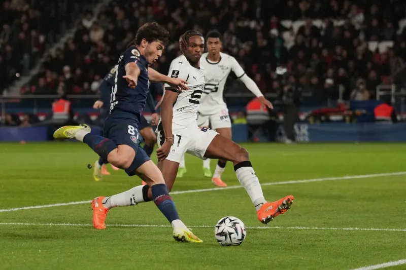 Joao Neves en partido de la Ligue 1 con PSG