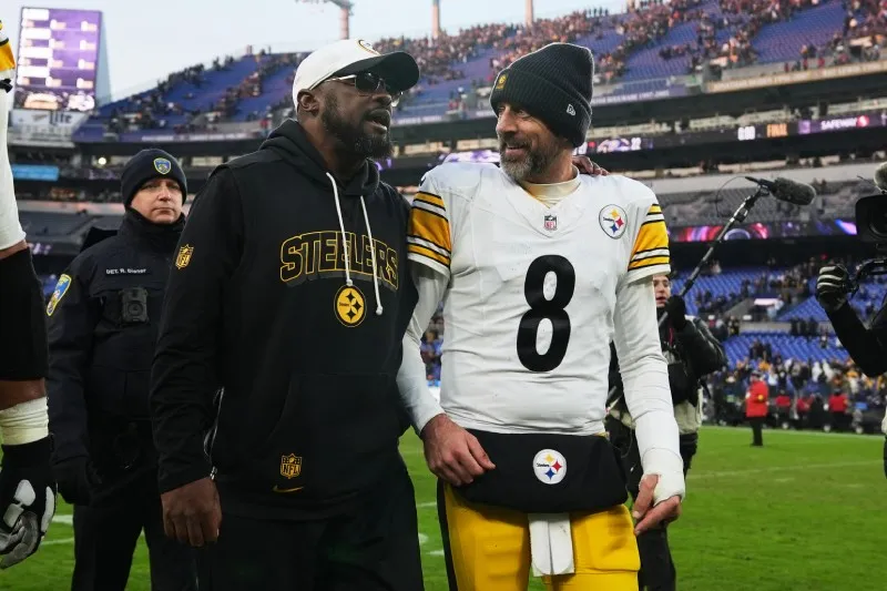 Rodgers y Tomlin | AP