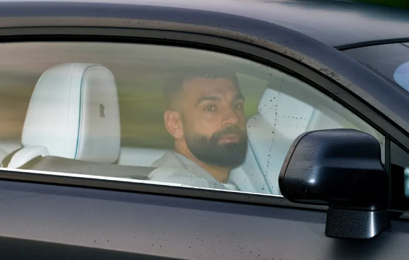 Mo Salah saliendo de un entrenamiento
