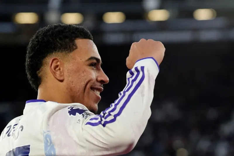 Rogers hizo el doblete con el cual Aston Villa remontó