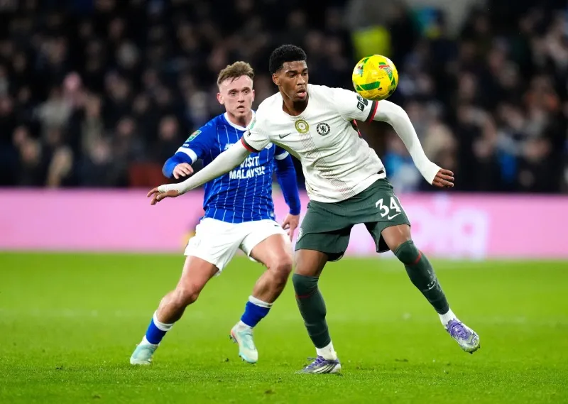 Chelsea sufrió en su visita a Cardiff City