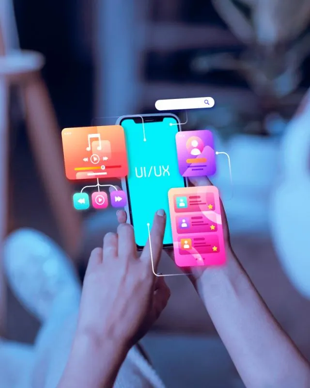 El uso de tantas aplicaciones al mismo tiempo terminan en minutos con tu batería / FREEPIK