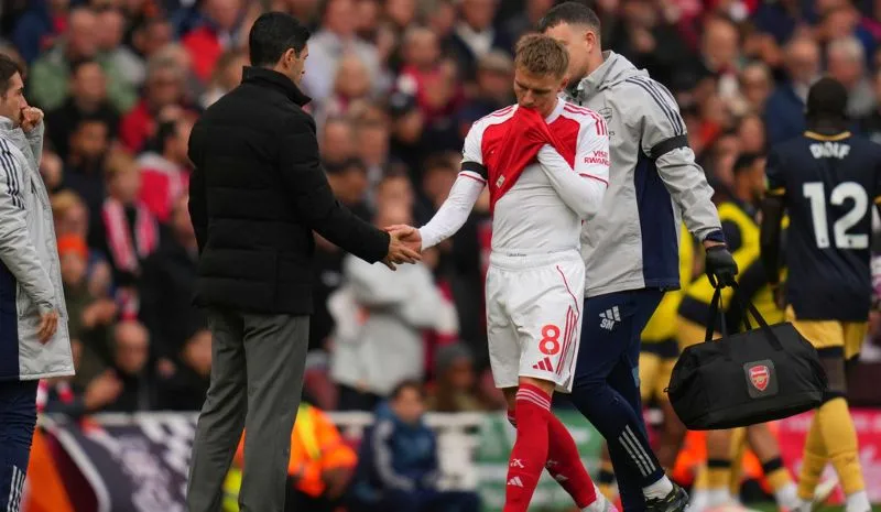 Odegaard sale de cambio