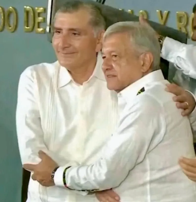 El político afirma que en ningún momento está protegiendo a AMLO / FB: @AdanAugustoLopezHdz