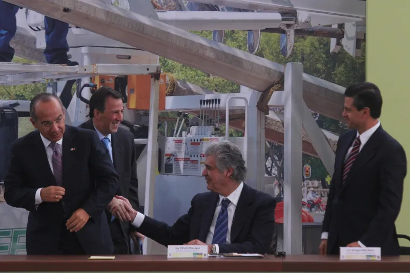 Elías Ayub estuvo al frente de la CFE durante tres sexenios / Redes Sociales