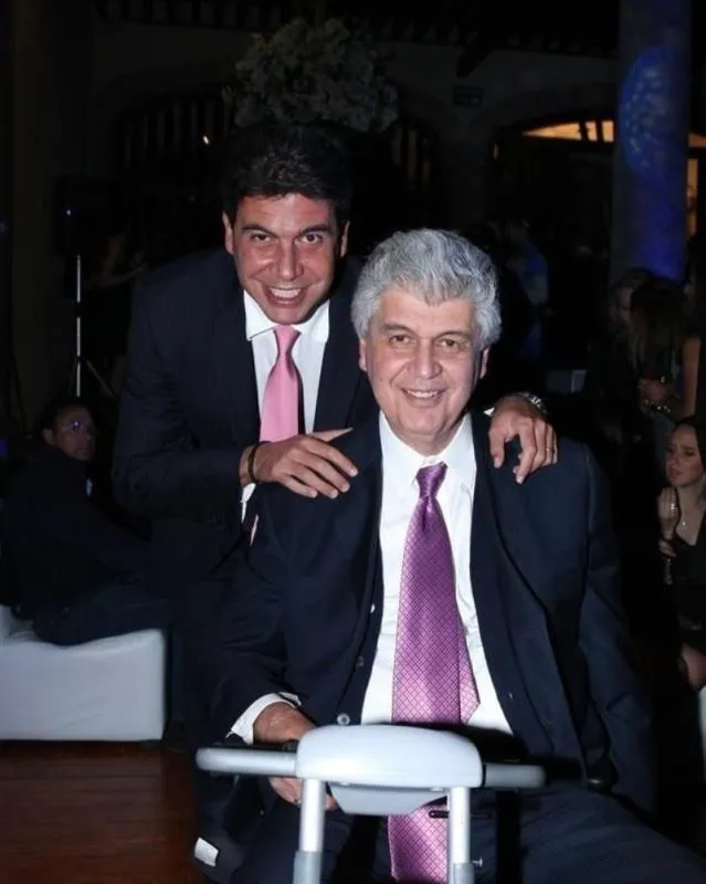 El exdirector de CFE es hermano de Arturo Elías Ayub / Redes Sociales