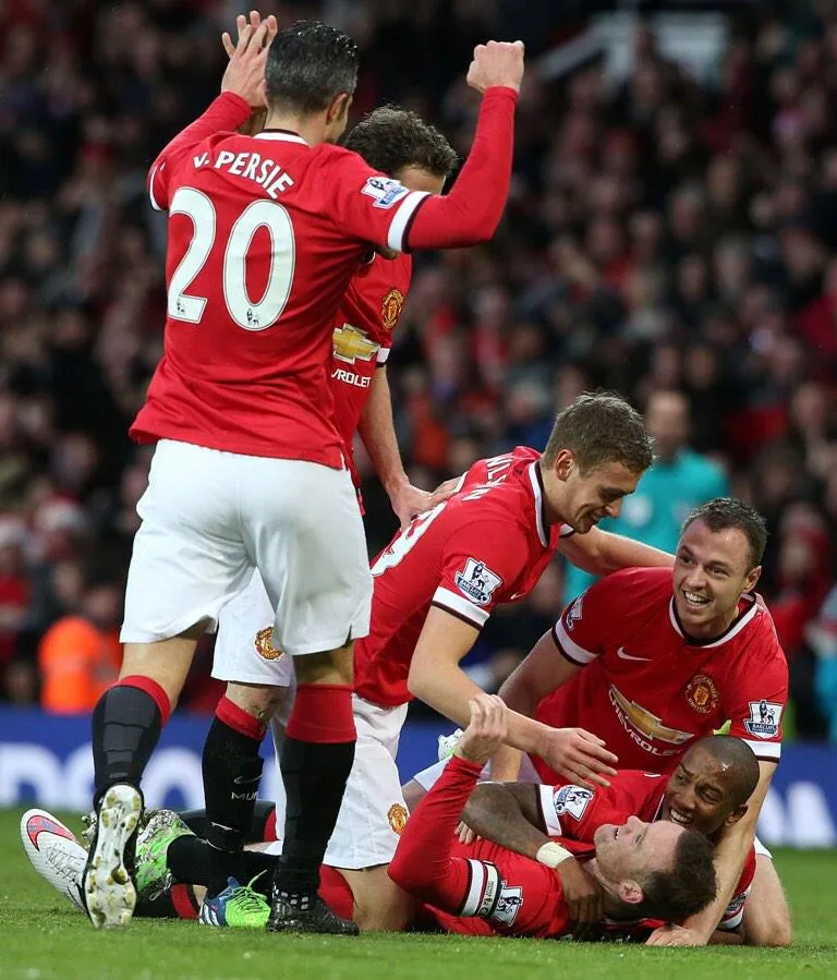 Van Persie pudo dar el brinco de la Premier League a Barcelona