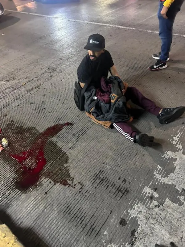 Por fortuna, gente ha podido rescatar a los niños que dejan tirados en la calle / Redes Sociales