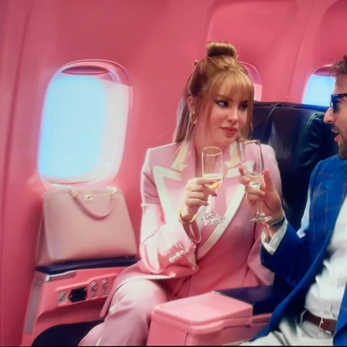 Niegan que Belinda esté cobrando más por llevar su vestuario / Redes Sociales