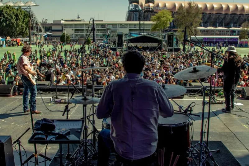 Más de 50 bandas se estarán presentando dentro del Estadio GNP Seguros / FB: @festivalvivelatino