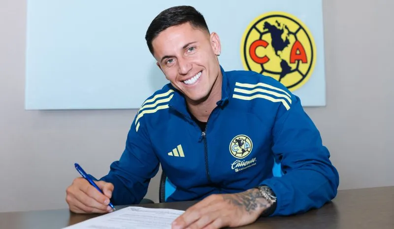 Rodríguez pone firma en su contrato