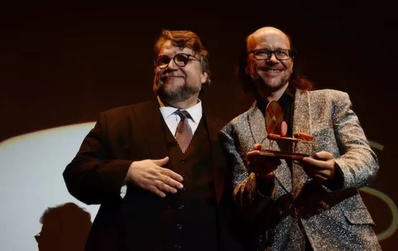 Guillermo del Toro y Santiago Segura. / IG: @ssantiagosegura