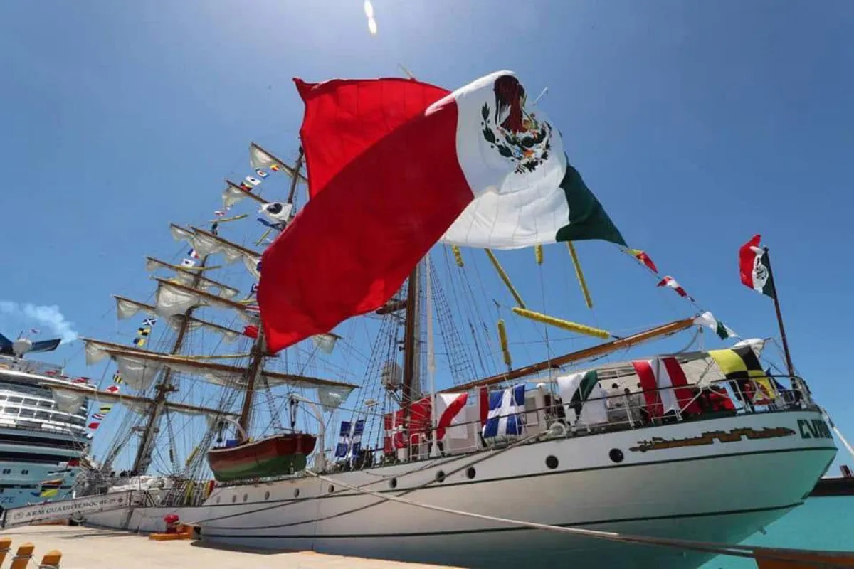Buque Escuela Cuauhtémoc sufrió un accidente al estrellarse con el puente de Brooklyn / Redes Sociales