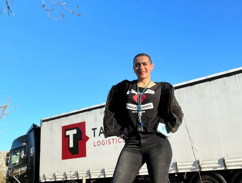 Oti Cabadas era una camionera que compartía su forma de vida / FB: @coco.truck.3