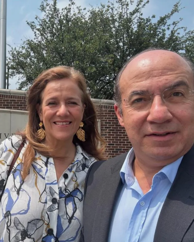 Calderón cada vez se hace más presente en la vida pública / FB: @FelipeCalderonH