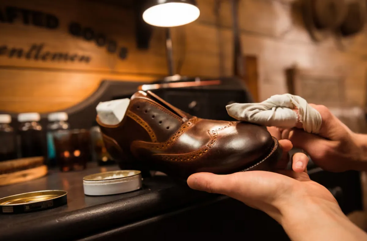 Las empresas evitaban el pago fiscal del calzado enviado masivamente / FREEPIK