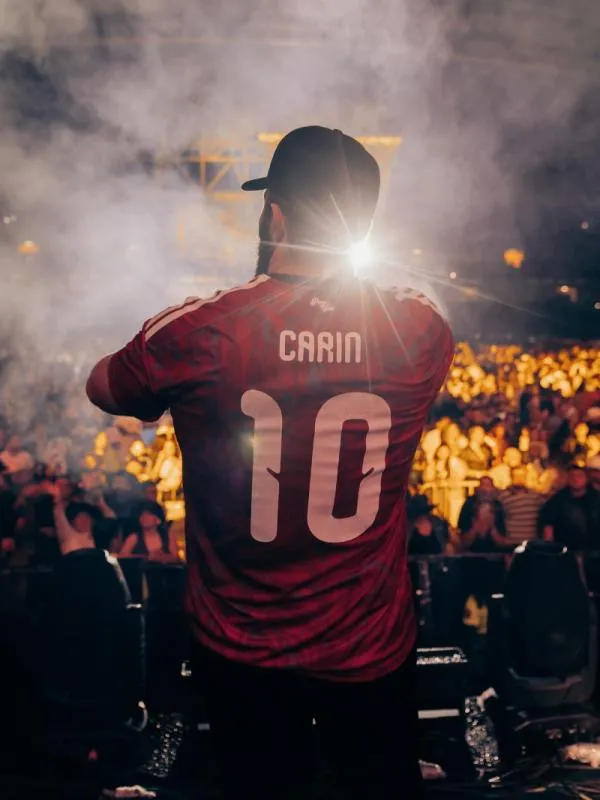 El sinaloense agradeció a la gente hizo posible este logro / FB: @carinleonoficial