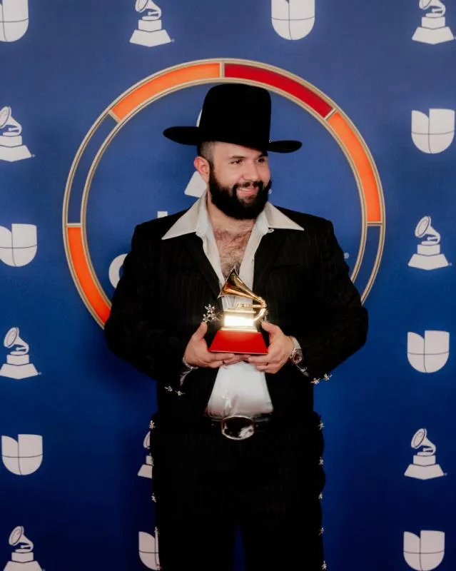 Carín León, con su música, está llegando a más públicos / FB: @carinleonoficial