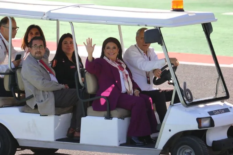 Clara Burgada estuvo en el AHR antes del GP de México | AXEL FERNÁNDEZ