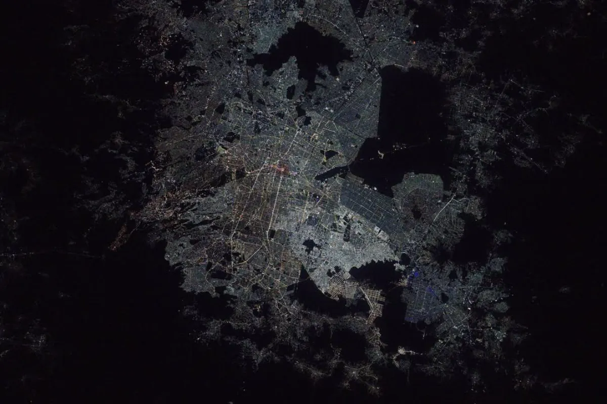 La CDMX se distingue por sus grandes avenidas y el Lago de Texcoco / IG: @nasa_es