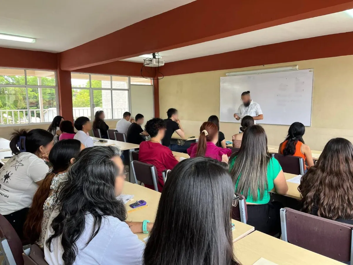 El Acuerdo 286 permite acreditar conocimientos adquiridos en el aula / FB: @SomosCeneval