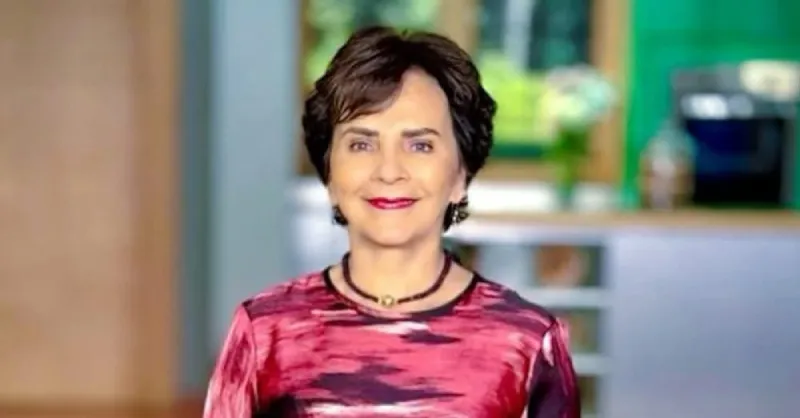 La periodista dice que la cantante debe de asumir el daño que hizo / Redes Sociales