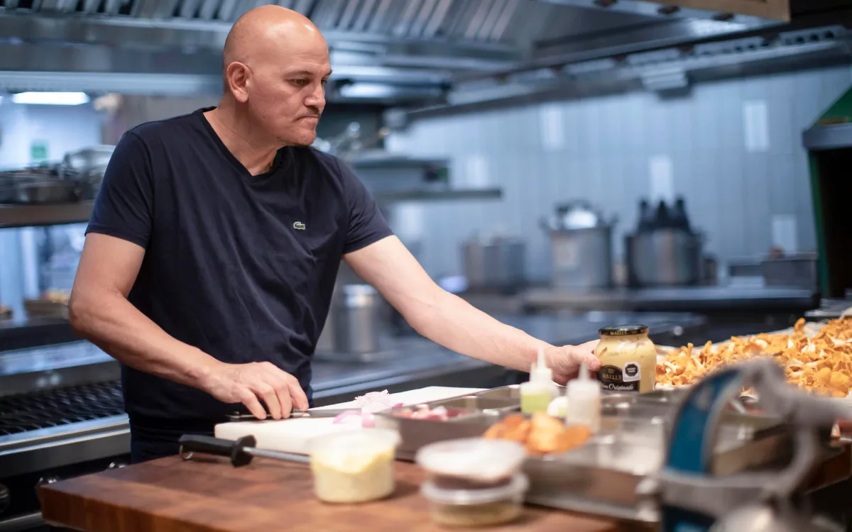 Eduardo García empezó en la cocina por necesidad no por gusto / Redes Sociales