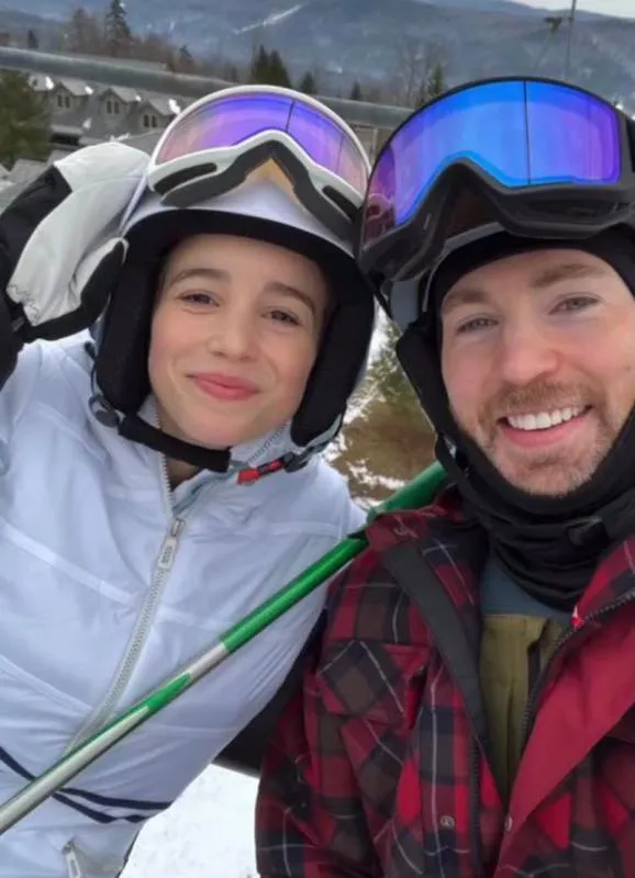 Chris y Alba comenzaron su noviazgo oficialmente en 2022 / Redes Sociales