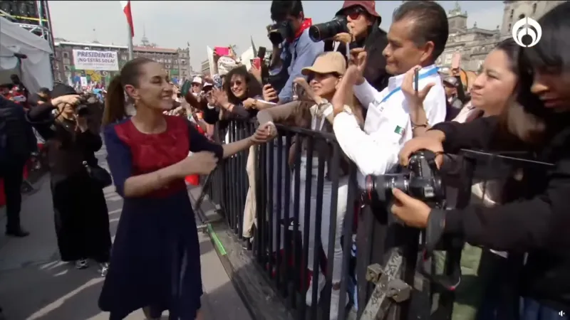 La mandataria fue recibida por miles de personas / Especial