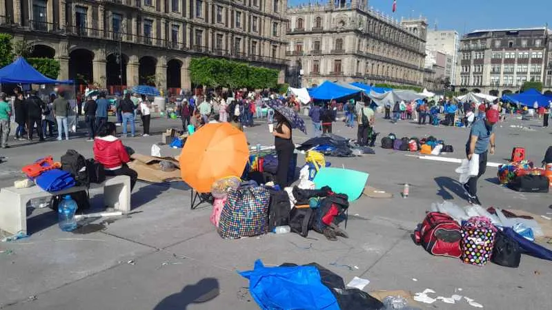 Los maestros también amenazan con llegar a Palacio Nacional/X