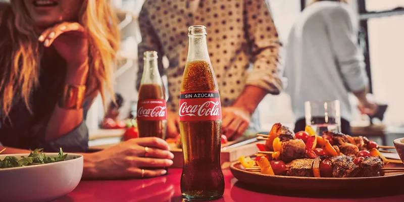 Coca-Cola pactó con el Gobierno de México reducir el azúcar en sus bebidas / FB: @CocaColaMx