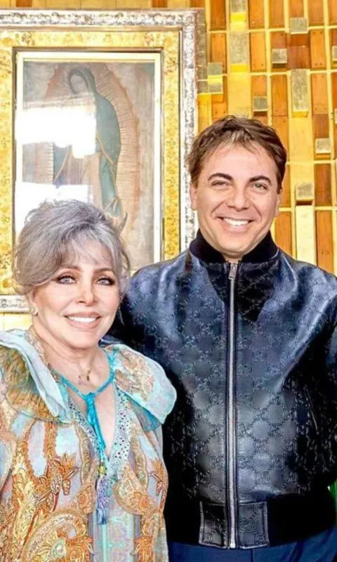 Cristian Castro expone que hubo momentos malos con su madre / Redes Sociales