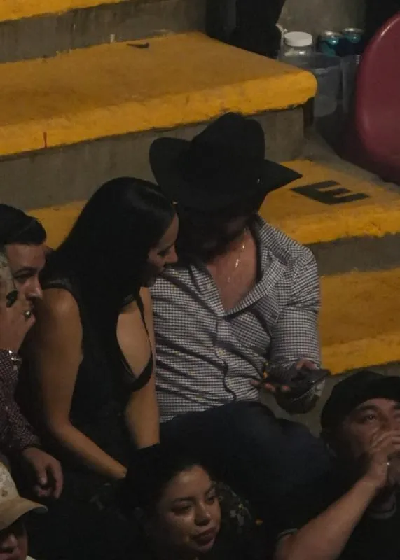 Nadie sabe hasta el momento quién es el misterioso hombre / Redes Sociales