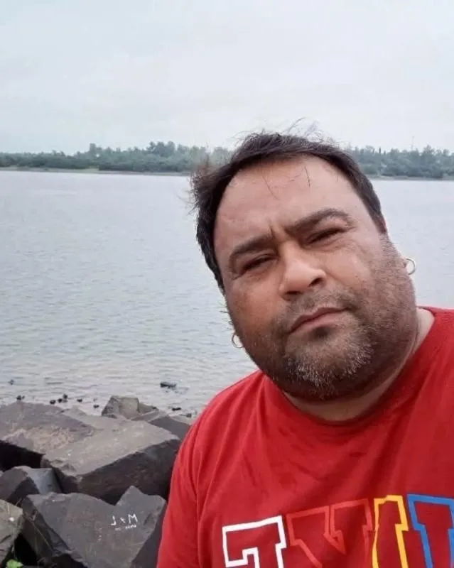 Osvaldo César Zaldivas fue picado por una avispa en su auto / Redes Sociales