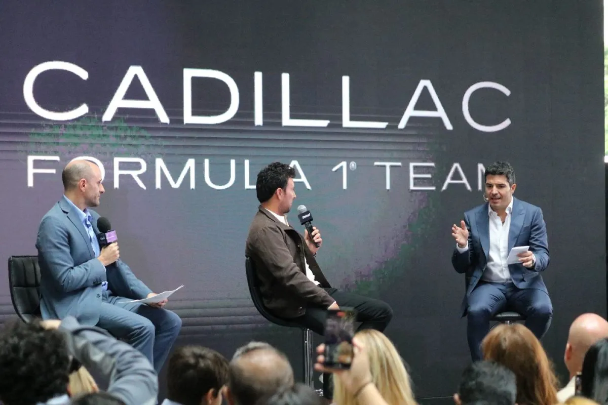 Checo Pérez no quiso ahondar sobre el tema de Horner